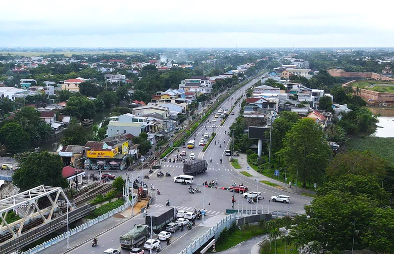 Chi hơn 35 tỷ đồng chỉnh trang tuyến đường huyết mạch ở Huế- Ảnh 2.