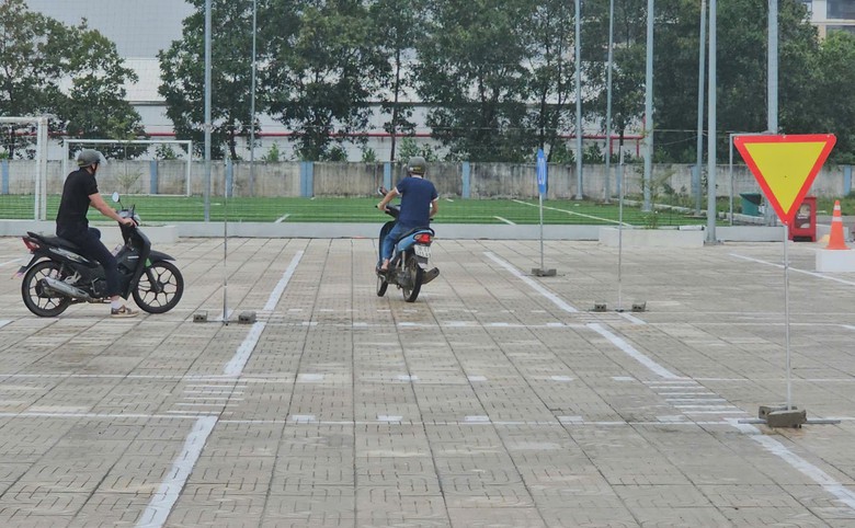Thanh Hoá: Gần 1.000 công nhân được đào tạo kỹ năng lái xe an toàn- Ảnh 4.