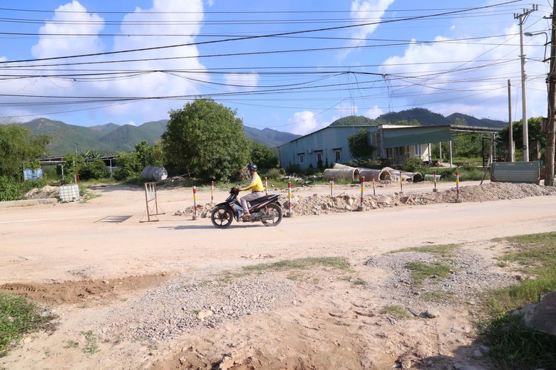 Gia Lai: 3,3km đường thi công hơn 3 năm vẫn dang dở- Ảnh 3.