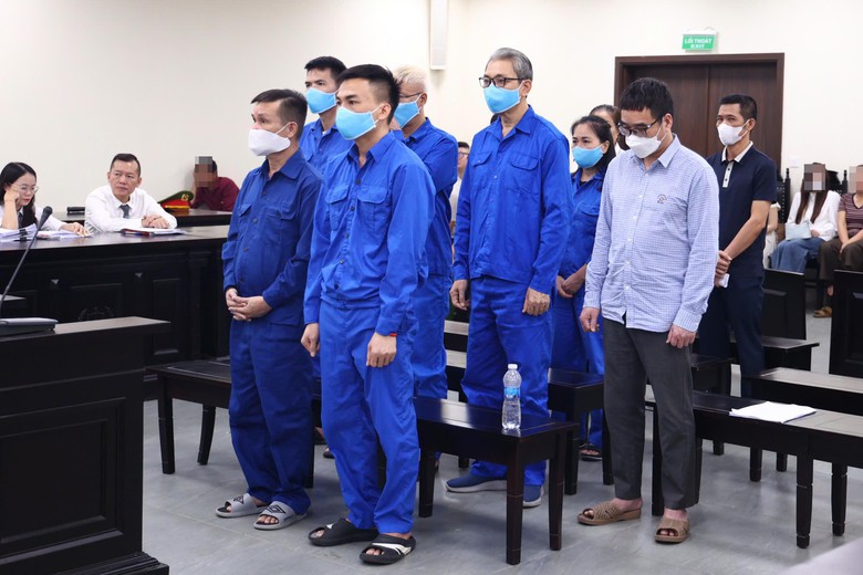 Hình ảnh cựu Phó Chủ tịch tỉnh Thanh Hóa Lê Đức Giang hầu tòa tại Hà Nội- Ảnh 2.