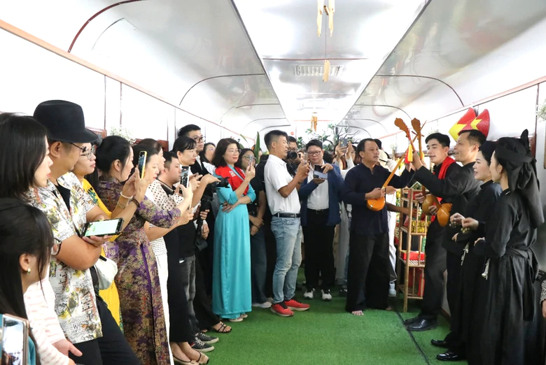 Chuyến tàu di sản và hành trình khám phá xứ Trà- Ảnh 4.