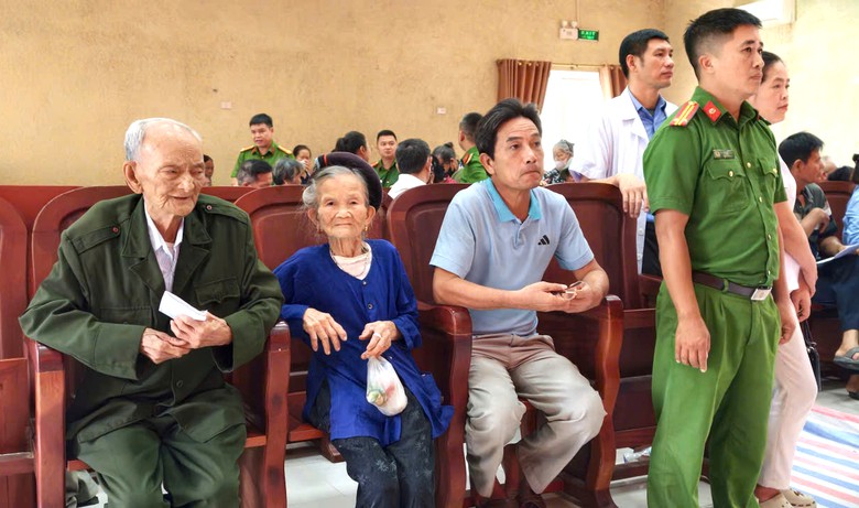 Nghệ An: Đẩy mạnh thu nhận dữ liệu ADN, mở thêm cơ hội tìm danh tính liệt sĩ- Ảnh 5.