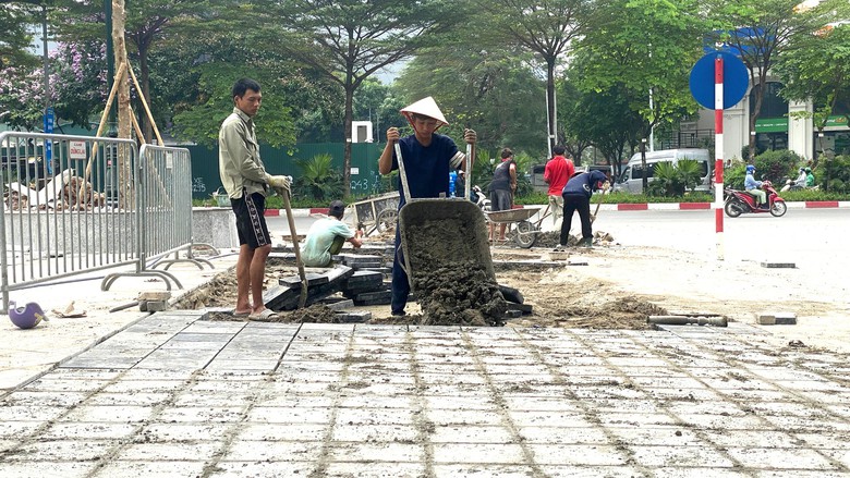 Hà Nội công bố đơn giá nhân công xây dựng mới, cao nhất 790.000 đồng/ngày- Ảnh 1.