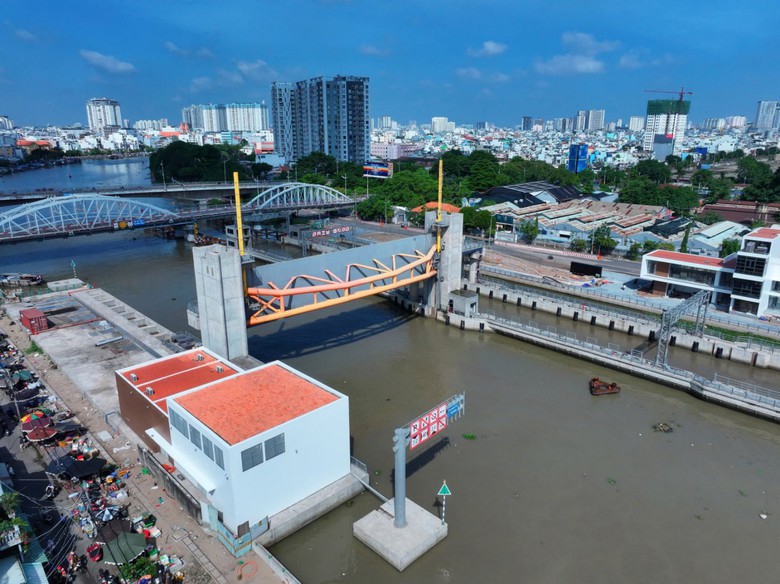 Địa phương tăng tốc ba tháng cuối năm, cam kết đạt mục tiêu tăng trưởng hai con số- Ảnh 3.