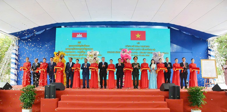 An Giang: Công bố khai trương cặp Cửa khẩu quốc tế đường bộ Khánh Bình – Chrey Thom - Ảnh 1.