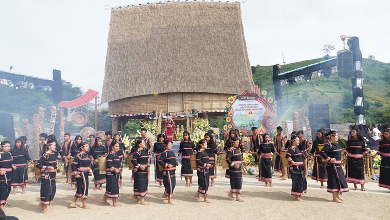 Đen Vâu sẽ biểu diễn tại Festival Cồng chiêng Gia Lai 2026- Ảnh 1.