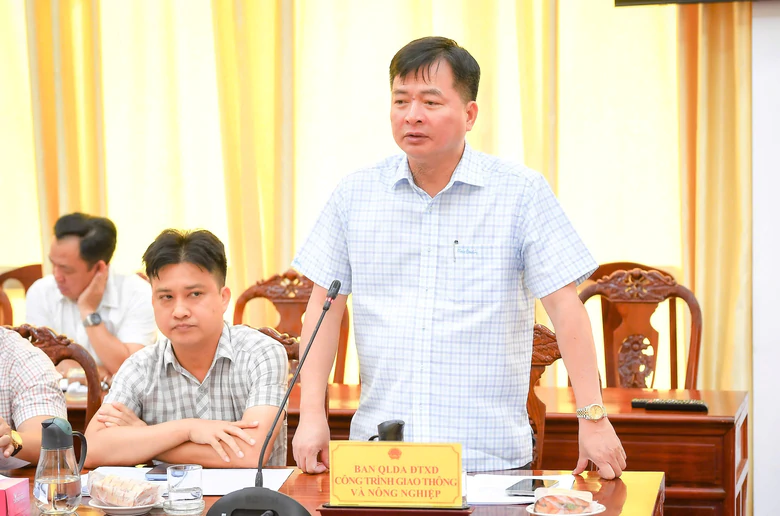 Bí thư Cần Thơ yêu cầu nhà thầu cao tốc không để thiếu vật liệu kéo dài tiến độ - Ảnh 2.