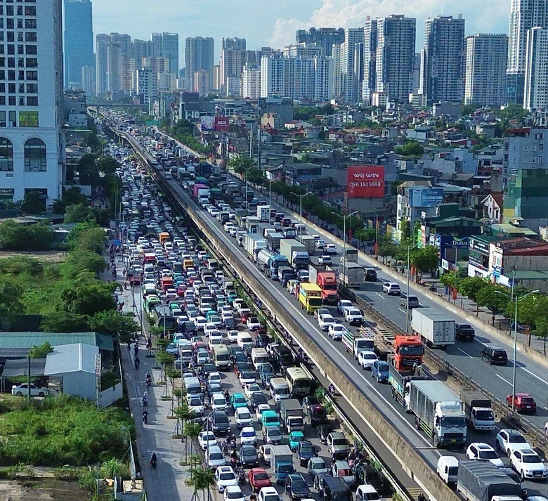 Vì sao bỏ làn dừng khẩn cấp trên Vành đai 3 trên cao không khả thi? - Ảnh 1.