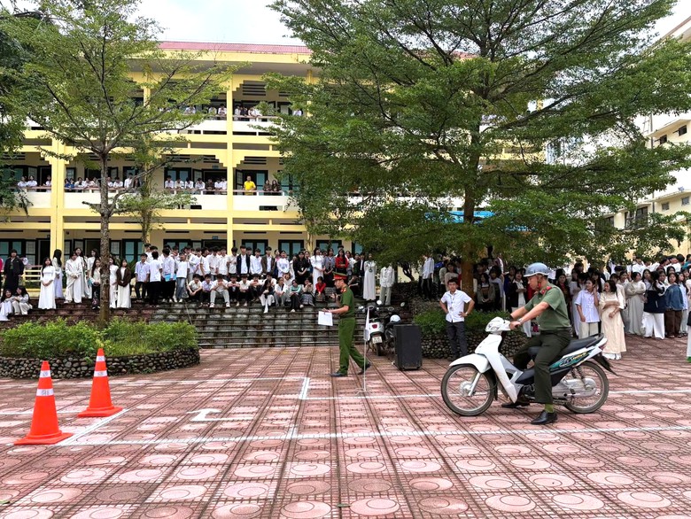 Thanh Hoá: Trang bị lái xe an toàn cho gần 1.000 học sinh xã miền núi- Ảnh 1.