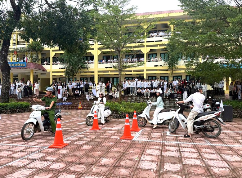 Thanh Hoá: Trang bị lái xe an toàn cho gần 1.000 học sinh xã miền núi- Ảnh 3.