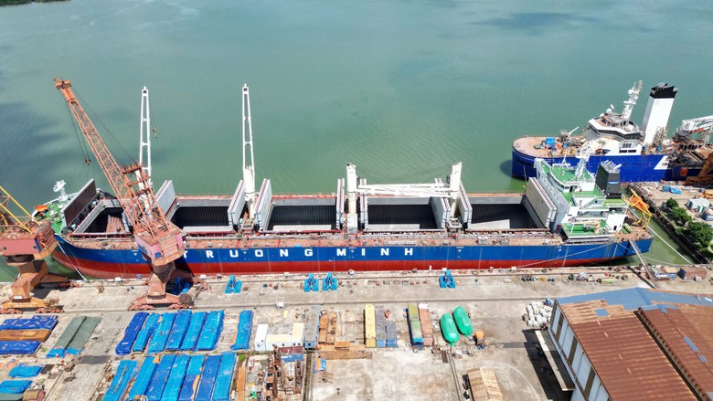 Cận cảnh quy trình đóng tàu hiện đại tại Công ty Đóng tàu Hạ Long- Ảnh 17.