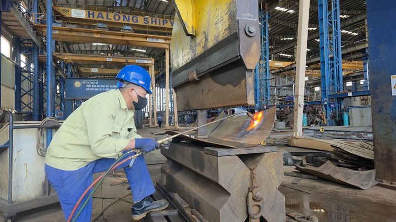 Cận cảnh quy trình đóng tàu hiện đại tại Công ty Đóng tàu Hạ Long- Ảnh 11.