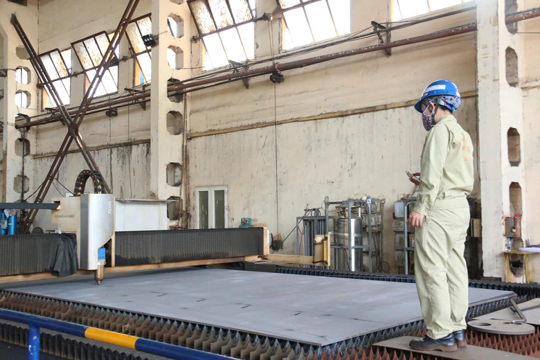 Cận cảnh quy trình đóng tàu hiện đại tại Công ty Đóng tàu Hạ Long- Ảnh 4.