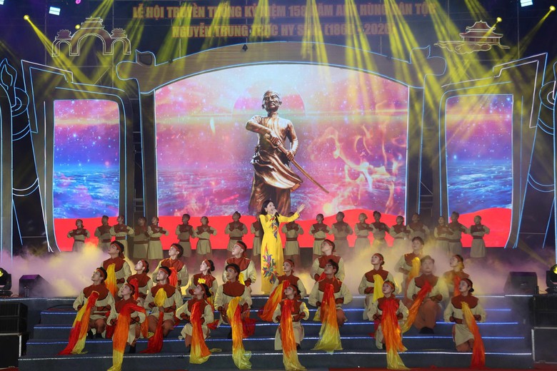An Giang: Khai mạc lễ hội kỷ niệm 158 năm Anh hùng dân tộc Nguyễn Trung Trực hy sinh- Ảnh 1.