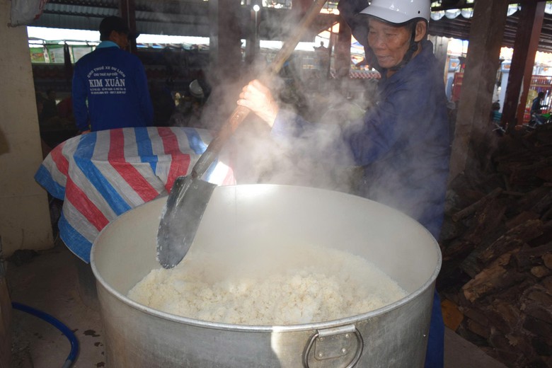 Ngàn người dự lễ giỗ Anh hùng Nguyễn Trung Trực ở An Giang- Ảnh 3.