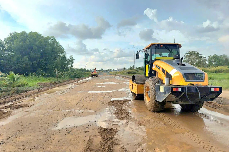 Đua nước rút nối thông đường Hồ Chí Minh - Ảnh 1.
