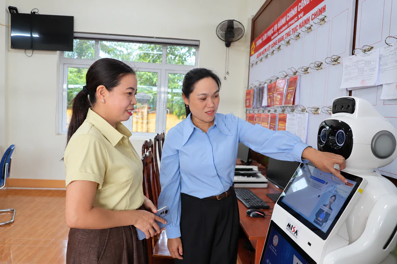 "Xóa mù" kỹ năng số: Đưa hạ tầng, công nghệ về tận thôn, buôn- Ảnh 6.