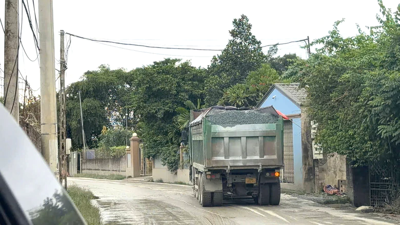 Phú Thọ: CSGT xử nghiêm xe cơi nới thành thùng, chở quá tải, gây mất an toàn giao thông- Ảnh 12.