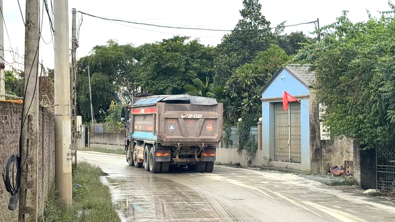 Phú Thọ: CSGT xử nghiêm xe cơi nới thành thùng, chở quá tải, gây mất an toàn giao thông- Ảnh 6.
