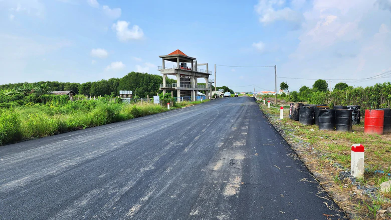 Cà Mau: Đẩy nhanh tiến độ thi công tuyến đê Biển Đông- Ảnh 4.