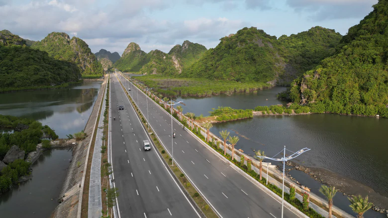 Quảng Ninh: Hành trình hơn 60 năm từ vùng than đến thành phố xanh, hiện đại- Ảnh 9.