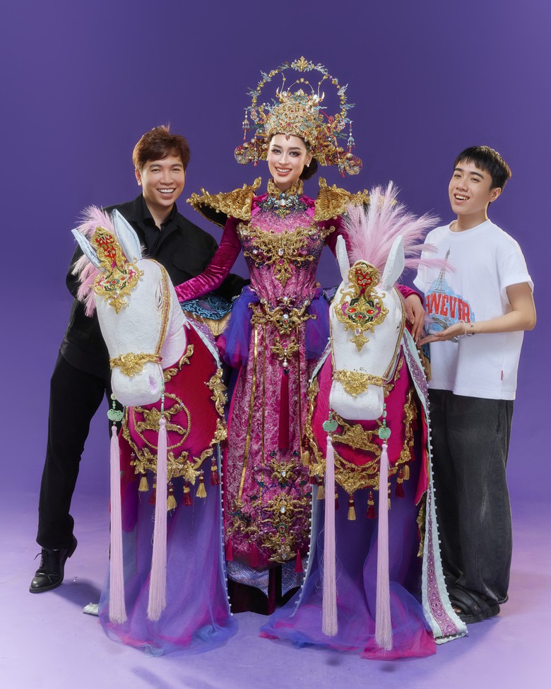 Hoa hậu Emoura Phạm trình diễn trang phục dân tộc “Vinh quy bái tổ”- Ảnh 5.