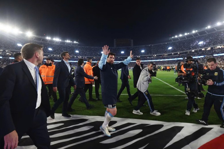 Messi nghẹn ngào nói lời chia tay tuyển Argentina- Ảnh 2.