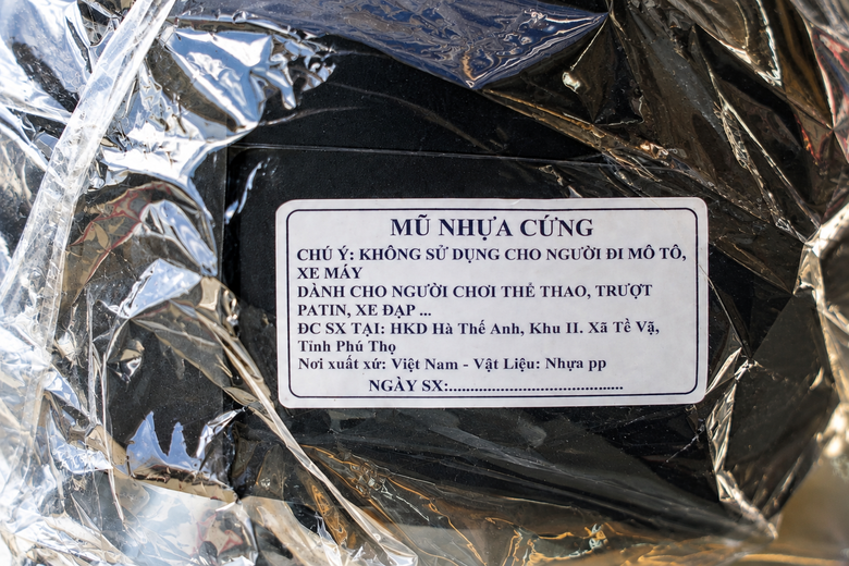 Đừng để giá rẻ đánh đổi an toàn khi đội mũ bảo hiểm - Ảnh 7.