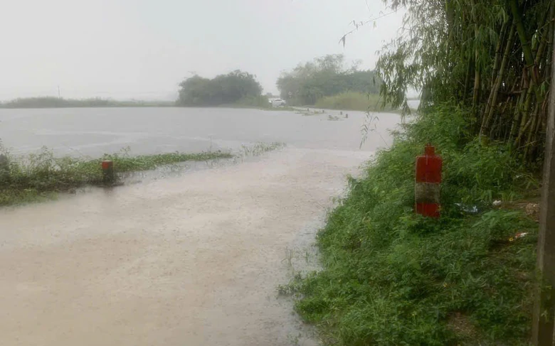 Nước sông Hương vượt báo động 1, Huế kích hoạt 55 trạm đo mưa tự động cảnh báo thiên tai- Ảnh 3.