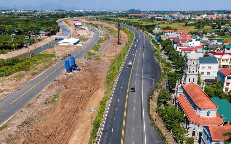 Vành đai 4 qua Hà Nội tăng tốc, thông xe kỹ thuật 15 km vào ngày 10/10 - Ảnh 1.