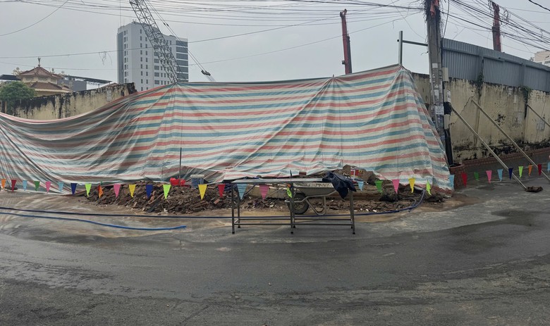 Đồng Nai: Yêu cầu dỡ tường bao bị nghiêng, nứt nguy cơ sập của công trình chung cư- Ảnh 1.