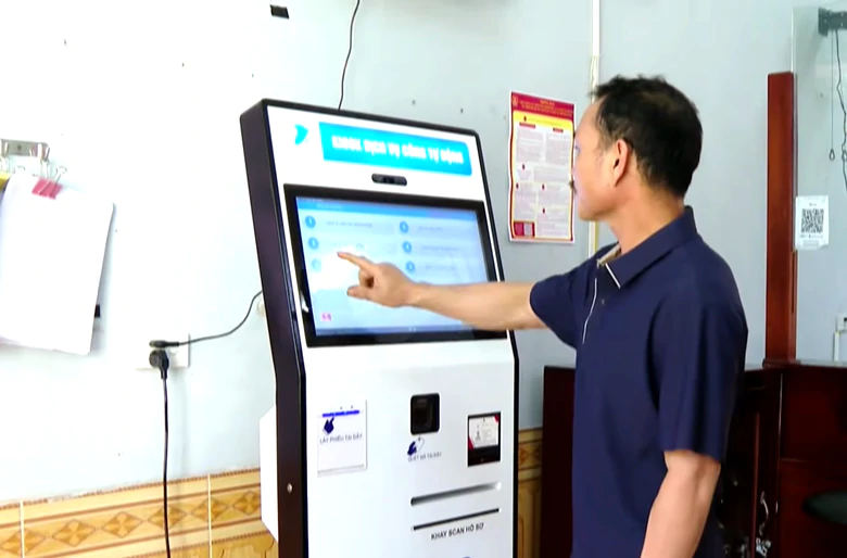 Nghệ An: Gỡ "điểm nghẽn" từ cơ sở, tạo chuyển biến thực chất trong chuyển đổi số- Ảnh 2.
