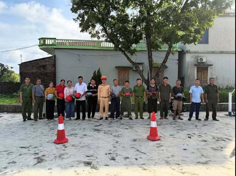 Ninh Bình: Hơn 10.500 học sinh được tuyên truyền an toàn giao thông- Ảnh 2.