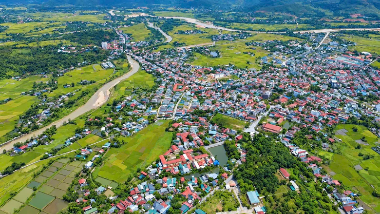 Về nơi sáng gặt lúa, chiều hái ngô, tối múa xòe ở Lào Cai- Ảnh 1.