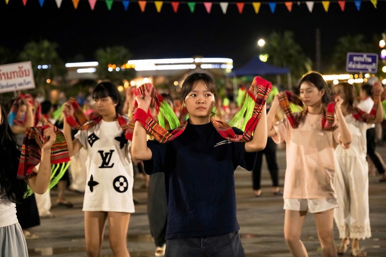 Về nơi sáng gặt lúa, chiều hái ngô, tối múa xòe ở Lào Cai- Ảnh 6.