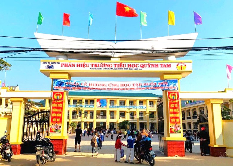 Nghệ An: 161 học sinh điểm trường Tiến Sơn về học ở trường chính sau hơn 1 tháng tạm nghỉ- Ảnh 1.