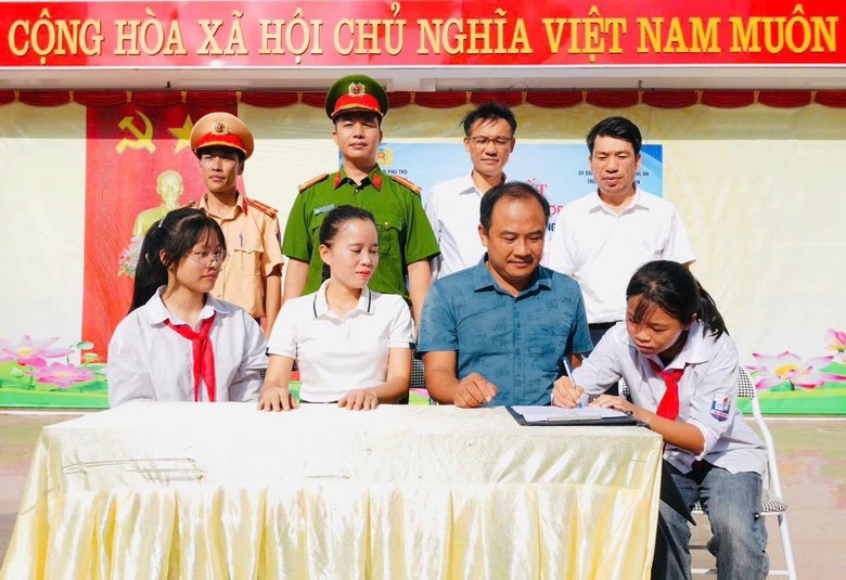Phú Thọ nâng cao ý thức giao thông cho học sinh từ trường học - Ảnh 1.