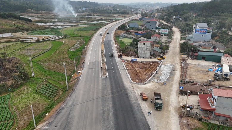 &Ocirc;ng Dương C&ocirc;ng Vĩ: Tham mưu ch&iacute;nh s&aacute;ch, ho&agrave;n thiện hạ tầng gi&uacute;p Lạng Sơn ph&aacute;t triển- Ảnh 5.