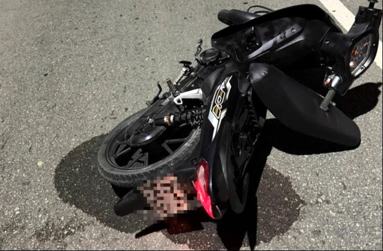 Xe máy chở 3 tự gây tai nạn ở Huế, 2 người tử vong- Ảnh 2. Xe máy chở 3 tự gây tai nạn ở Huế, 2 người tử vong- Ảnh 2.