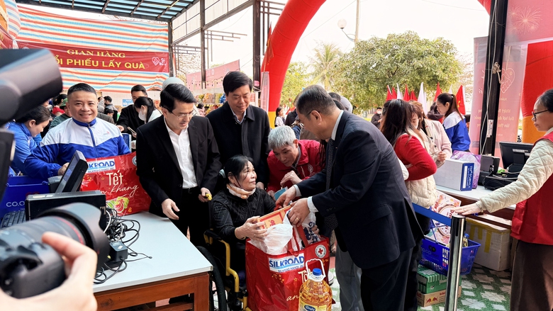 SILKROAD Hà Nội ủng hộ 1 tỷ đồng cho chương trình “Tết Nhân ái” 2026- Ảnh 2. SILKROAD Hà Nội ủng hộ 1 tỷ đồng cho chương trình “Tết Nhân ái” 2026- Ảnh 2.