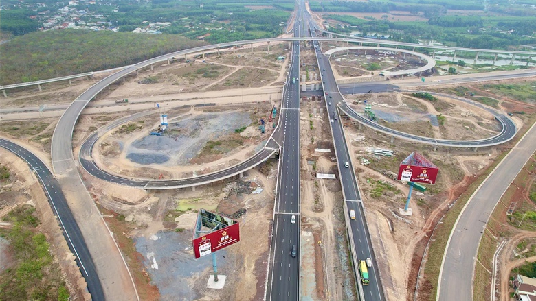 Thứ trưởng B&ugrave;i Xu&acirc;n Dũng: Đảm bảo an to&agrave;n mới th&ocirc;ng xe cao tốc Bi&ecirc;n H&ograve;a - Vũng T&agrave;u- Ảnh 3.