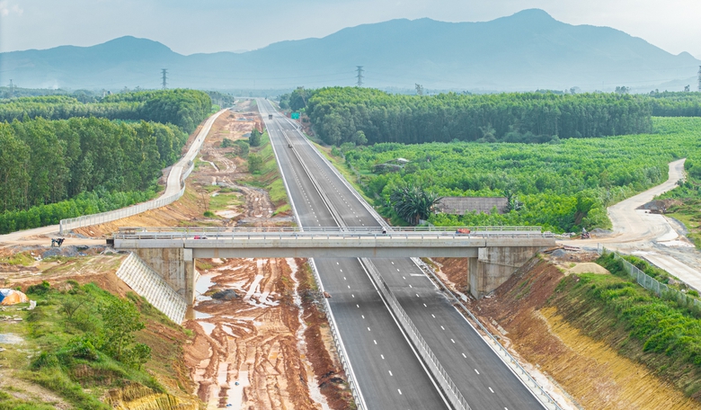 Cận cảnh "bộ n&atilde;o" điều h&agrave;nh cao tốc vốn 20.400 tỷ sắp đưa v&agrave;o khai th&aacute;c- Ảnh 1.