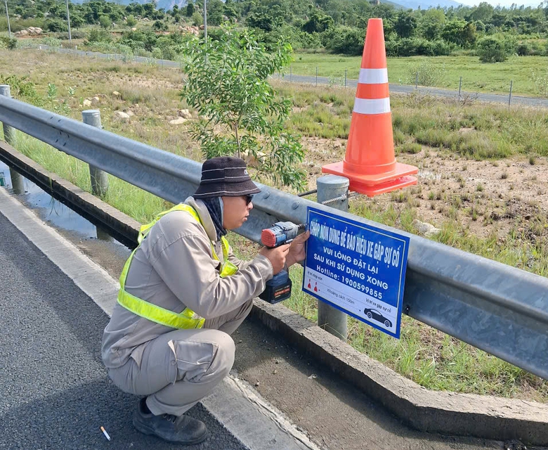 23.000 tờ rơi đến tay t&agrave;i xế, siết an to&agrave;n tr&ecirc;n c&aacute;c tuyến cao tốc- Ảnh 1.