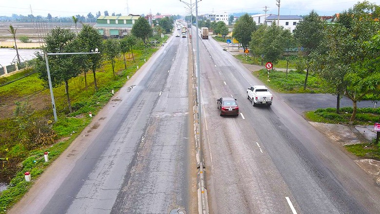 Khẩn trương bảo hành loạt dự án sửa chữa QL1 tại Hà Tĩnh- Ảnh 1. Khẩn trương bảo hành loạt dự án sửa chữa QL1 tại Hà Tĩnh- Ảnh 1.