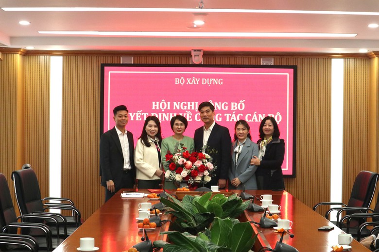 Bộ X&acirc;y dựng bổ nhiệm b&agrave; Đặng Thị Hải Yến l&agrave;m Vụ trưởng Vụ Ph&aacute;p chế- Ảnh 5.