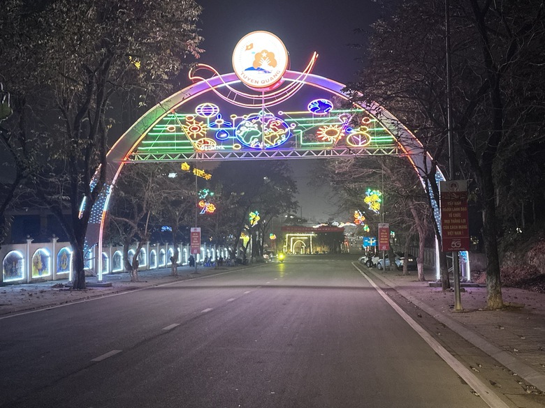 Tuyên Quang chỉnh trang đô thị đón Xuân 2026- Ảnh 4. Tuyên Quang chỉnh trang đô thị đón Xuân 2026- Ảnh 4.