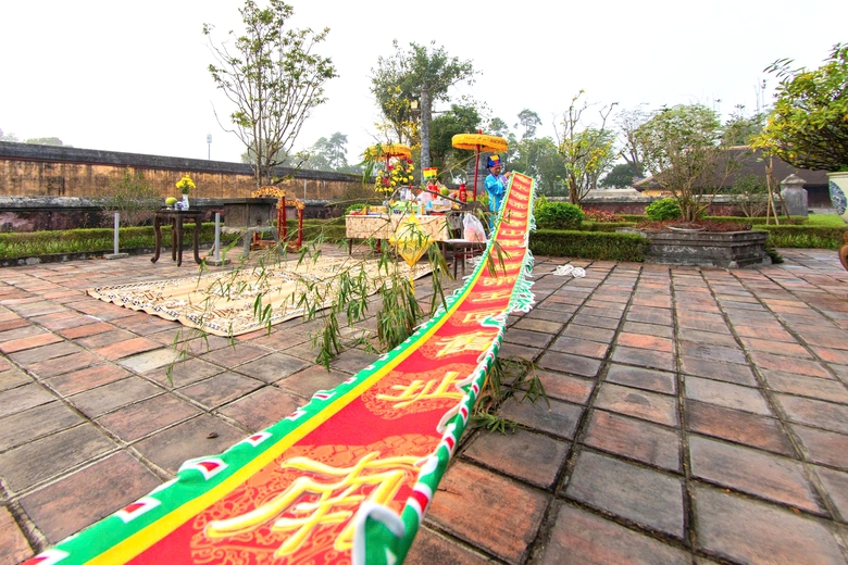 Hoàng cung Huế tái hiện nghi lễ dựng nêu đón tết Nguyên đán Bính Ngọ 2026- Ảnh 3. Hoàng cung Huế tái hiện nghi lễ dựng nêu đón tết Nguyên đán Bính Ngọ 2026- Ảnh 3.