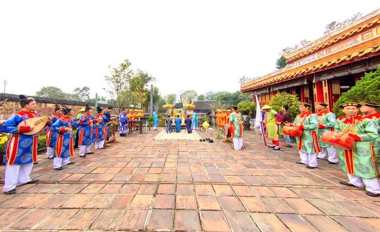 Hoàng cung Huế tái hiện nghi lễ dựng nêu đón tết Nguyên đán Bính Ngọ 2026- Ảnh 5. Hoàng cung Huế tái hiện nghi lễ dựng nêu đón tết Nguyên đán Bính Ngọ 2026- Ảnh 5.