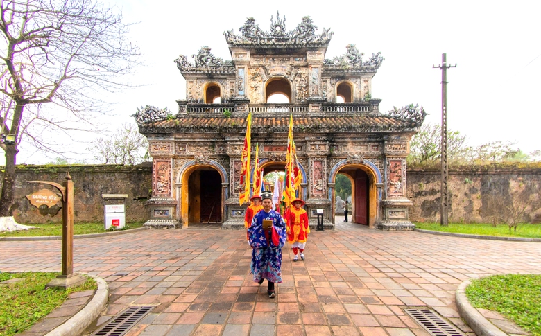 Hoàng cung Huế tái hiện nghi lễ dựng nêu đón tết Nguyên đán Bính Ngọ 2026- Ảnh 6. Hoàng cung Huế tái hiện nghi lễ dựng nêu đón tết Nguyên đán Bính Ngọ 2026- Ảnh 6.