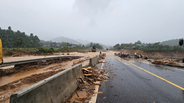 Cao tốc La Sơn - Hòa Liên cần 344 tỷ đồng để xử lý sạt trượt, chống ồn- Ảnh 1. Cao tốc La Sơn - Hòa Liên cần 344 tỷ đồng để xử lý sạt trượt, chống ồn- Ảnh 1.